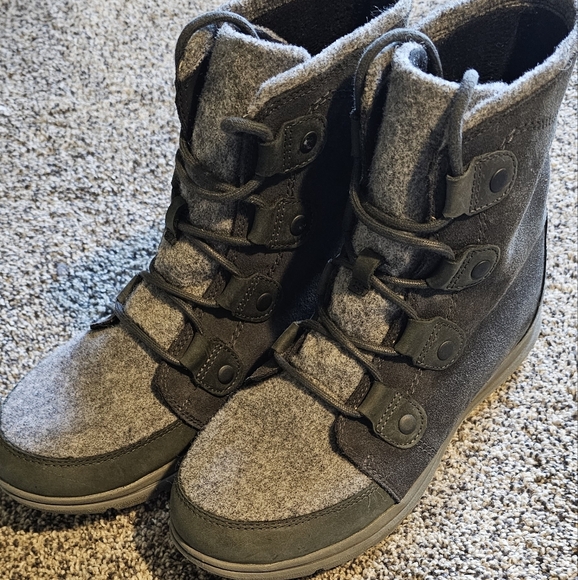 Brand New Sorel Joan Explorer - Picture 2 of 4